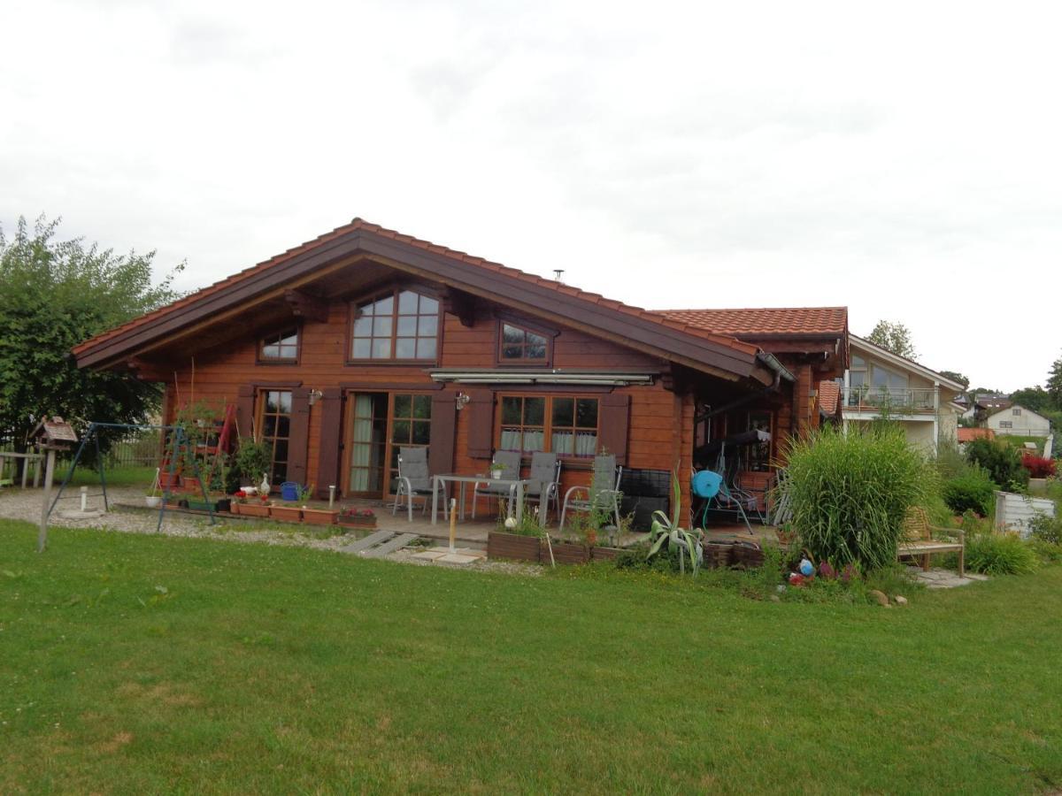 Barrierefreies Zimmer Im Blockhaus Mit Sauna Am See Soyen Exterior foto